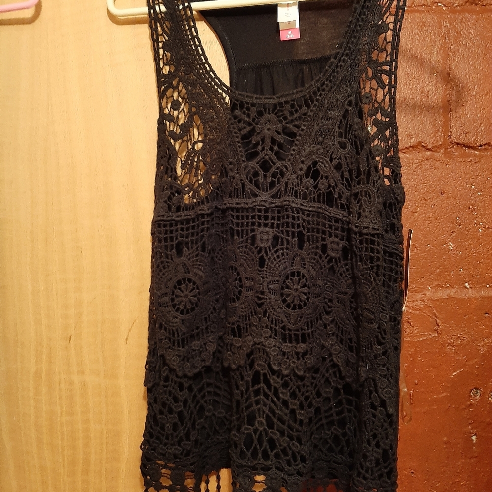 Medium Black and Small Green lace detail top, 2 for 1, buy em now!😛for vaykay😉